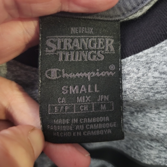 Champion X Netflix Stranger Things Raglan Tee Grey Black T-Shirt Men's Small S - Picture 5 of 5